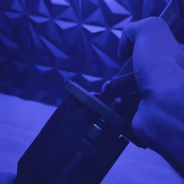 Espada Luminária Mística – A Lâmina das Cores Eternas